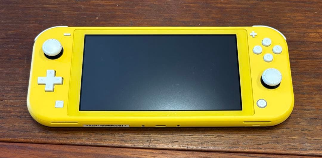 d*9様 Nintendo Switch Lite イエロー 充電器付き