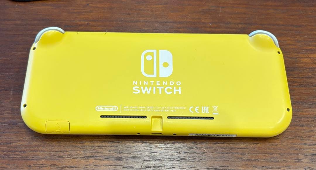 d*9様 Nintendo Switch Lite イエロー 充電器付き