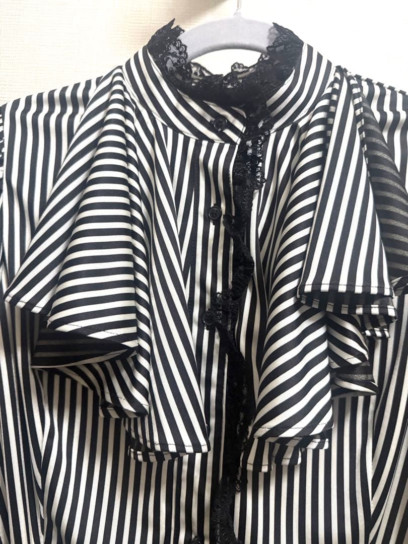 alice auaa ストライプフリルブラウス