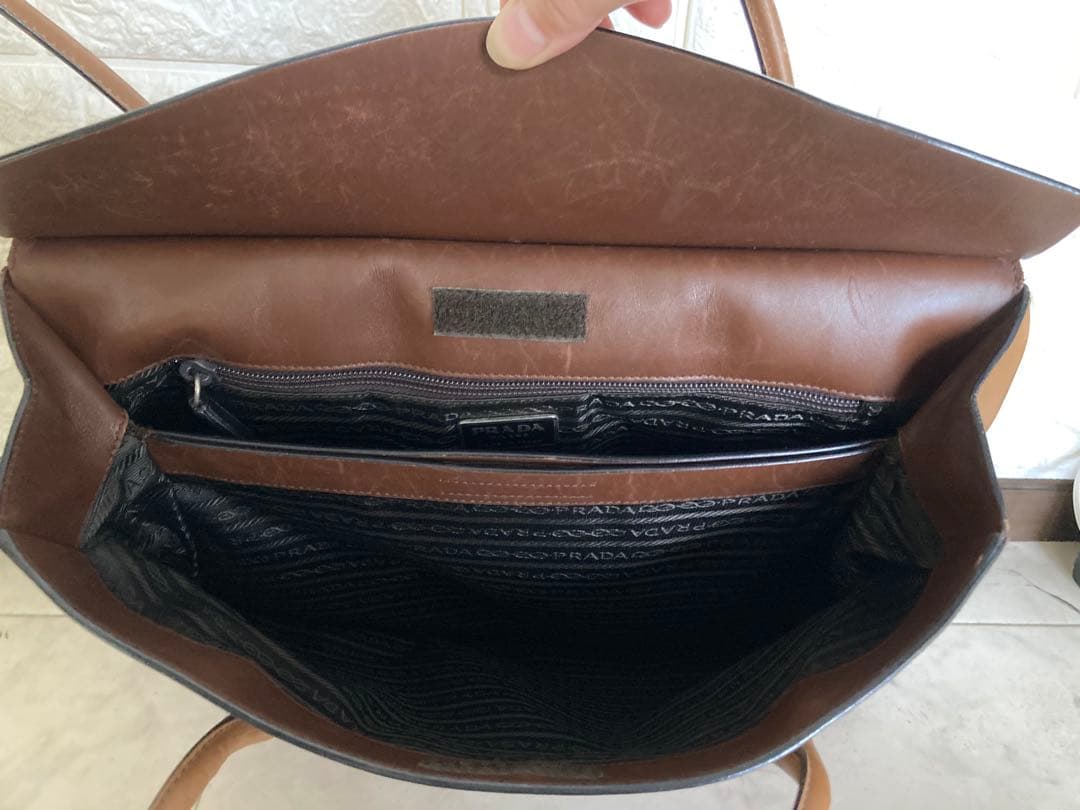 希少 PRADA ブラウン レザー トートバッグ