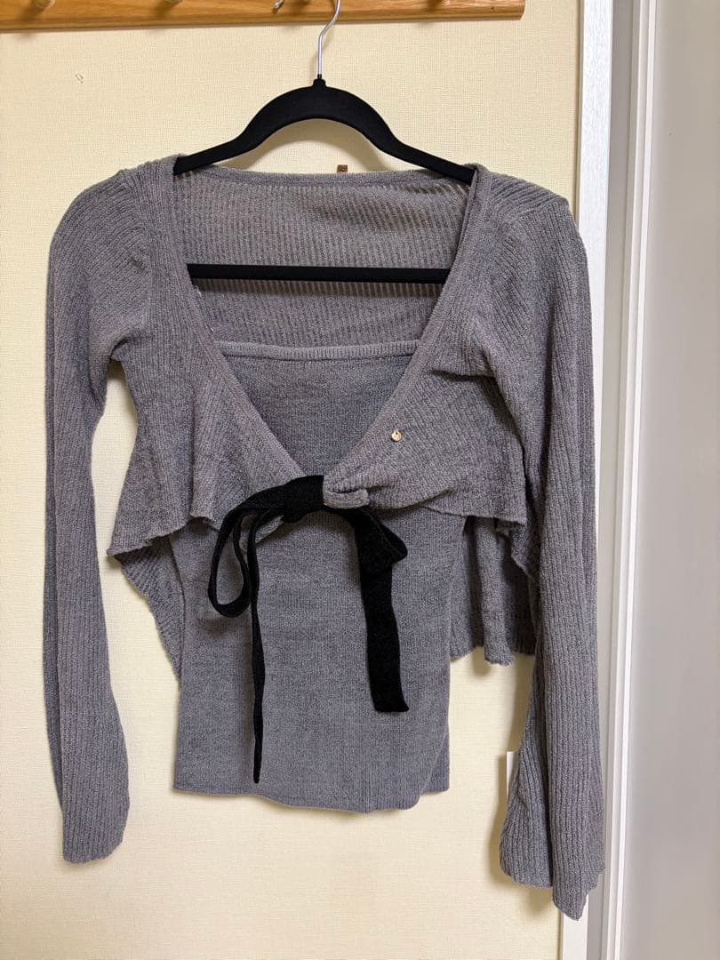 andmaryのEmma knit flare cardigan set