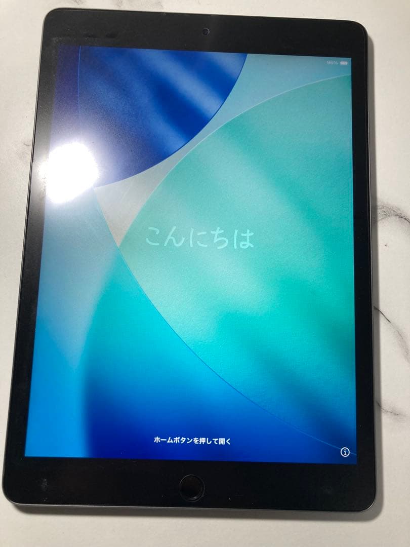 iPad 第9世代、64GB、充電コードなし、箱に汚れあり