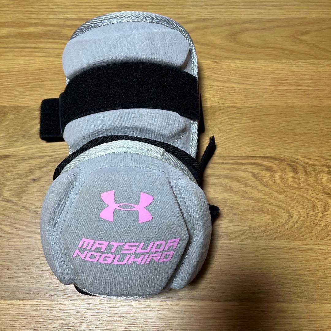 松田宣浩 エルボーガード、フットガード、手袋セット