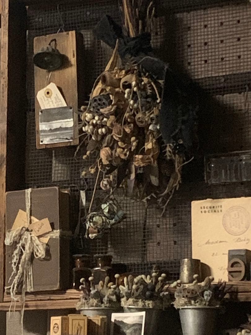 ① 古道具 アンティーク雑貨 古材とミニモールドのランプ