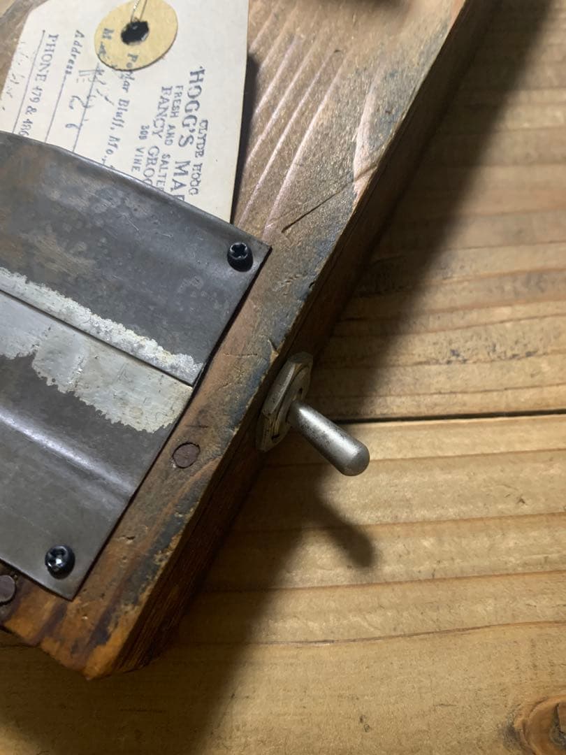 ① 古道具 アンティーク雑貨 古材とミニモールドのランプ