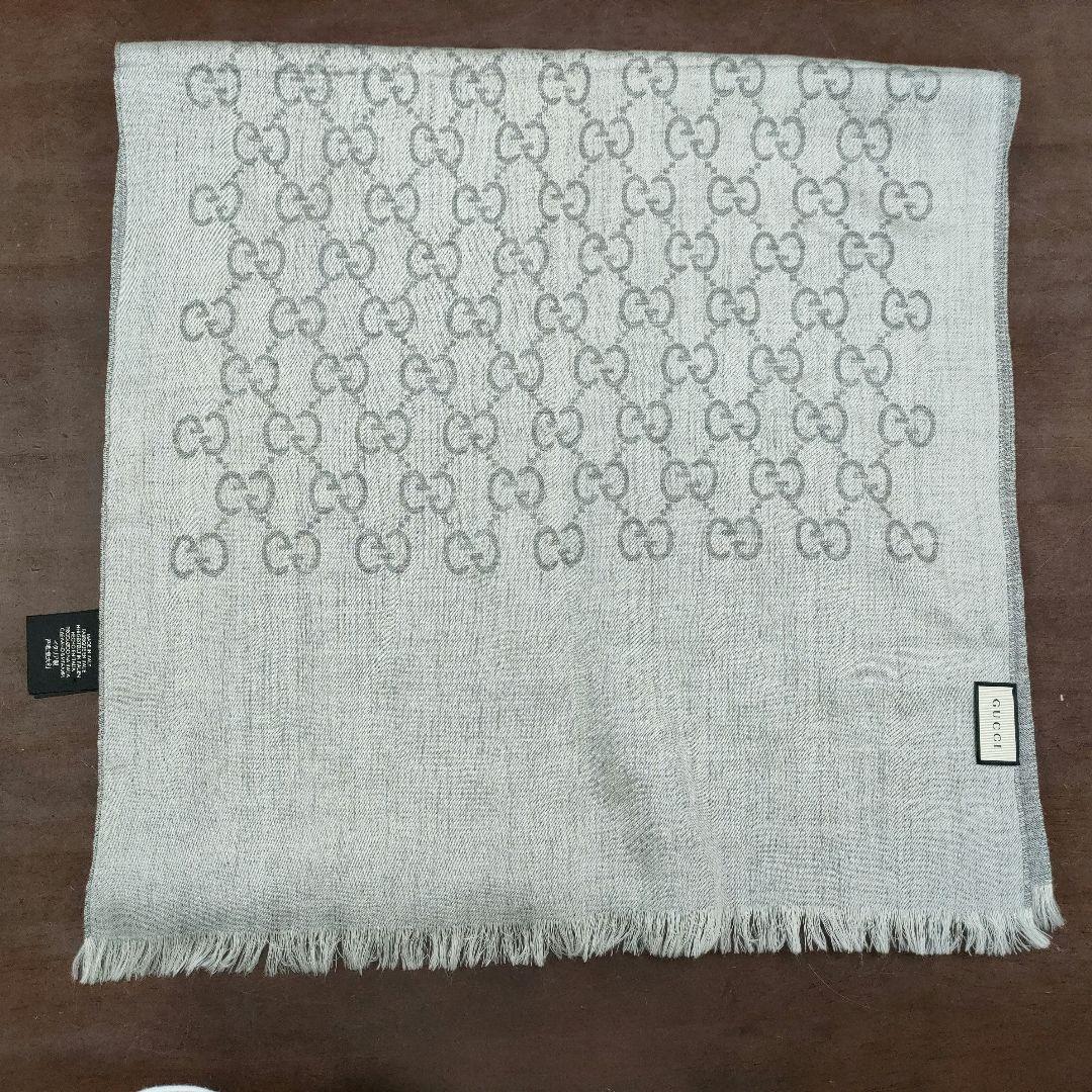 オムオム【美品】GUCCIシルクスカーフ