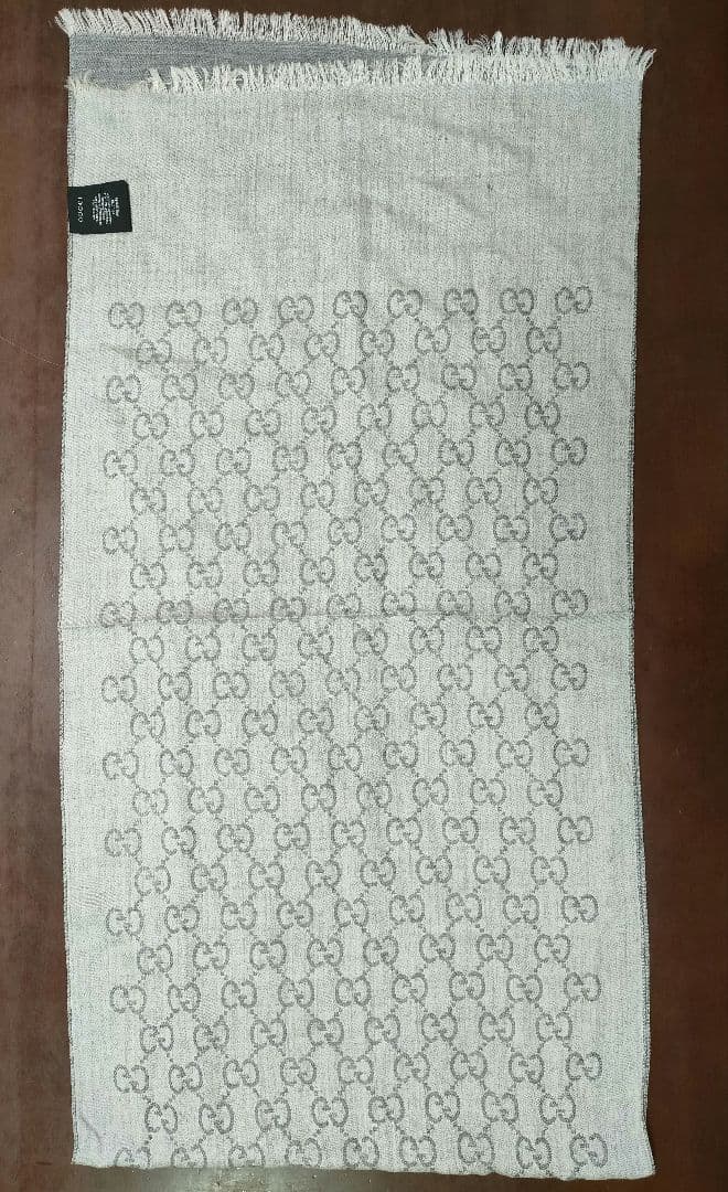 オムオム【美品】GUCCIシルクスカーフ