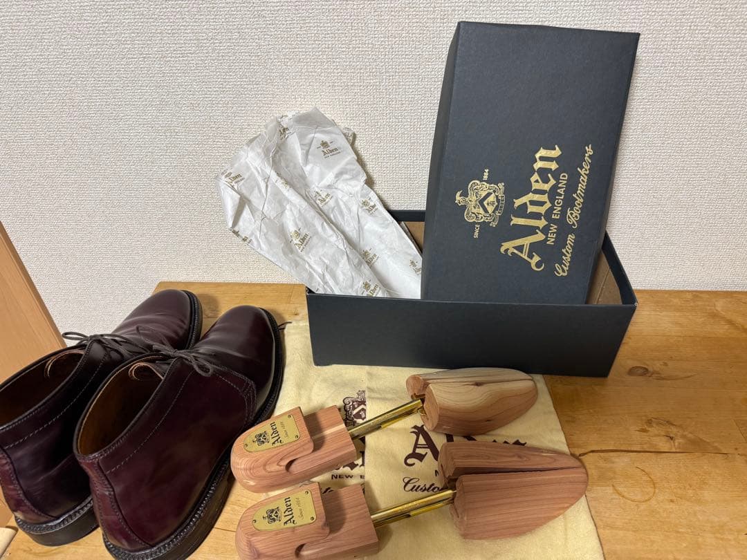 Alden バーガンディ レザー チャッカブーツ