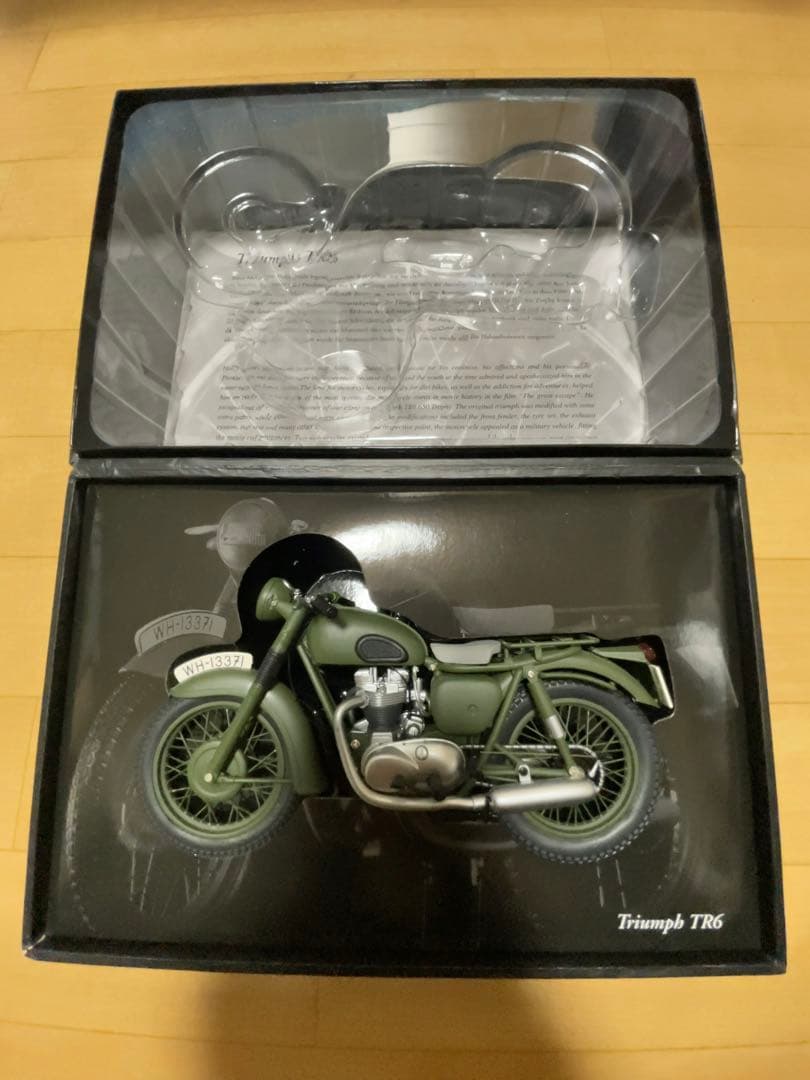 ミニチャンプス 1/12 triumph TR6