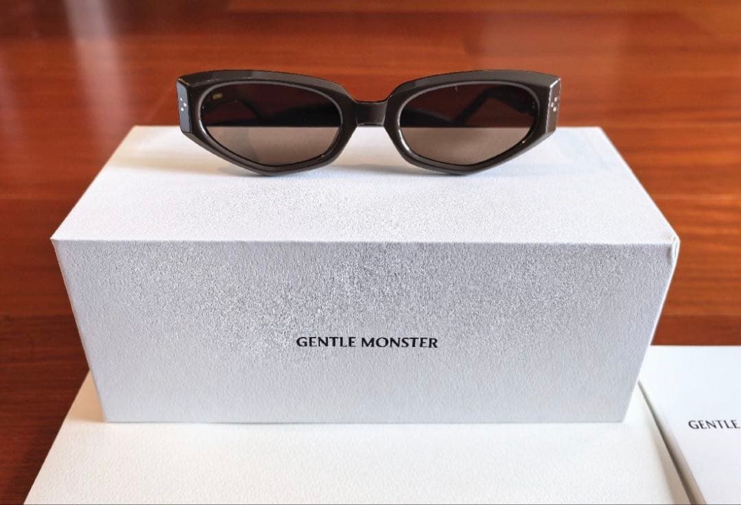 GENTLE MONSTER・ジェントルモンスター Ruvy Van サングラス