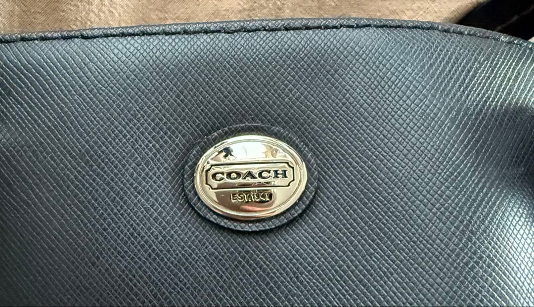 Coach コーチ　ブラック　レザー　バッグ　です♪