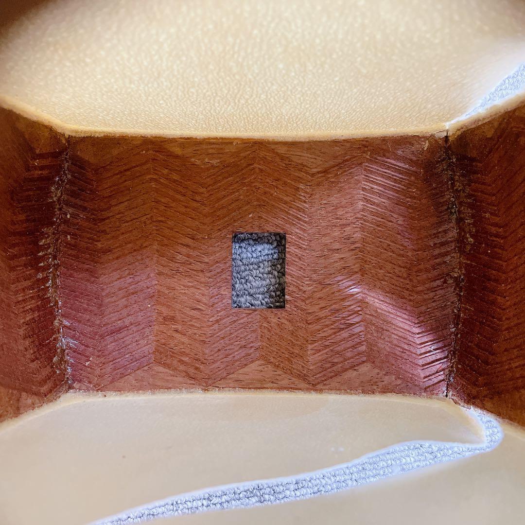 三味線 細棹 金細 トチ入り紅木 綾杉彫り 一本溝 和楽器