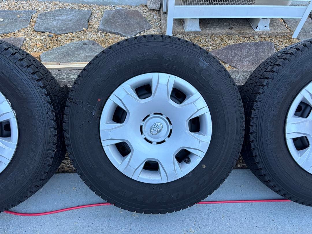 スタッドレスタイヤ 195/80R15 4本セット