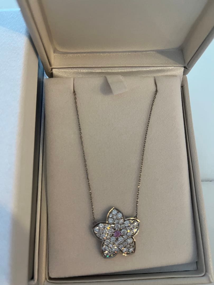 エクレット　一輪草ペンダント　ピンクサファイア