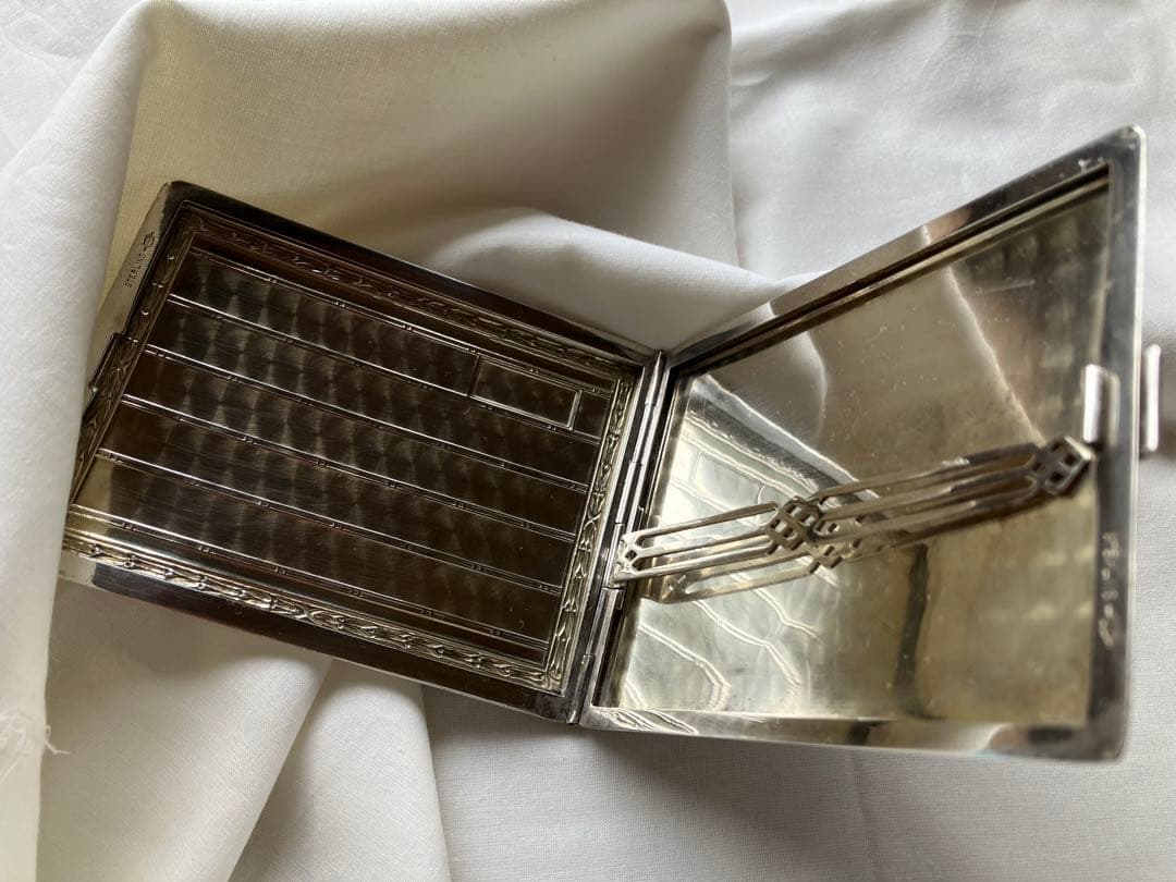 アンティーク　スターリングシルバー製のシガレットケース
