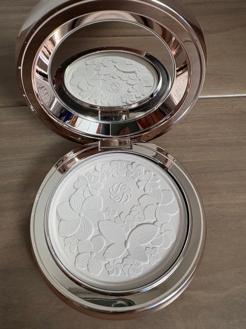 DECORTÉ マルセルワンダース　コレクション　ポーチ付き