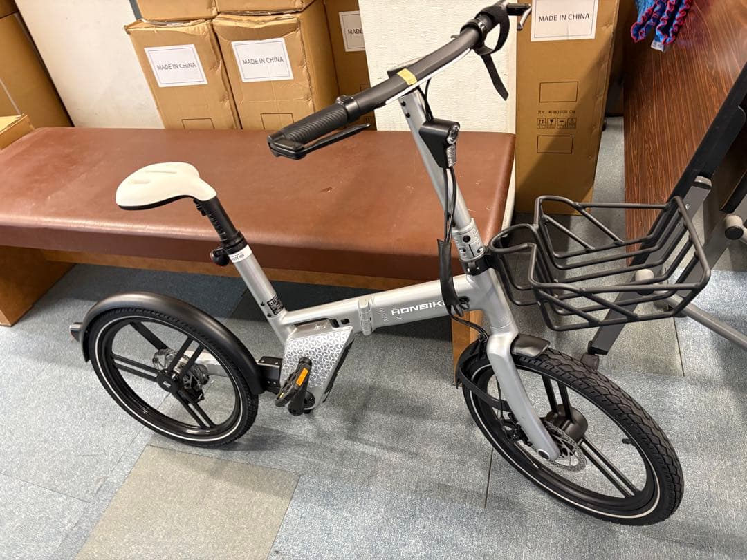 おもち　　カゴ付き2台 ホンバイクストン　シルバー　カゴあり