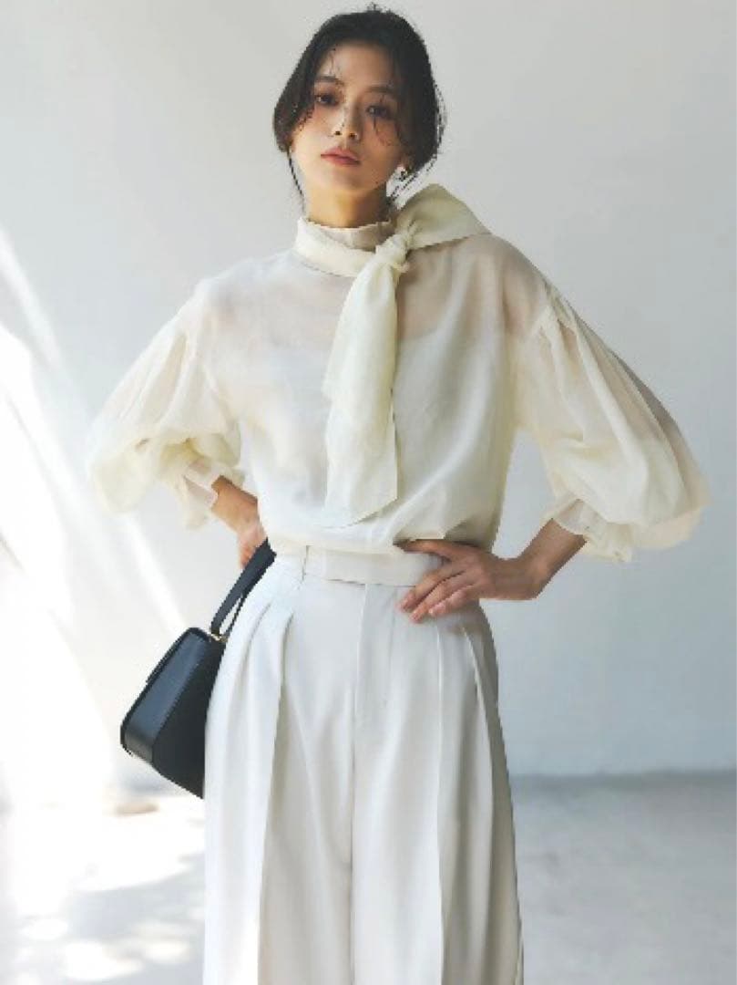 ánuans アニュアンス　ハイネックシアーボウタイブラウス