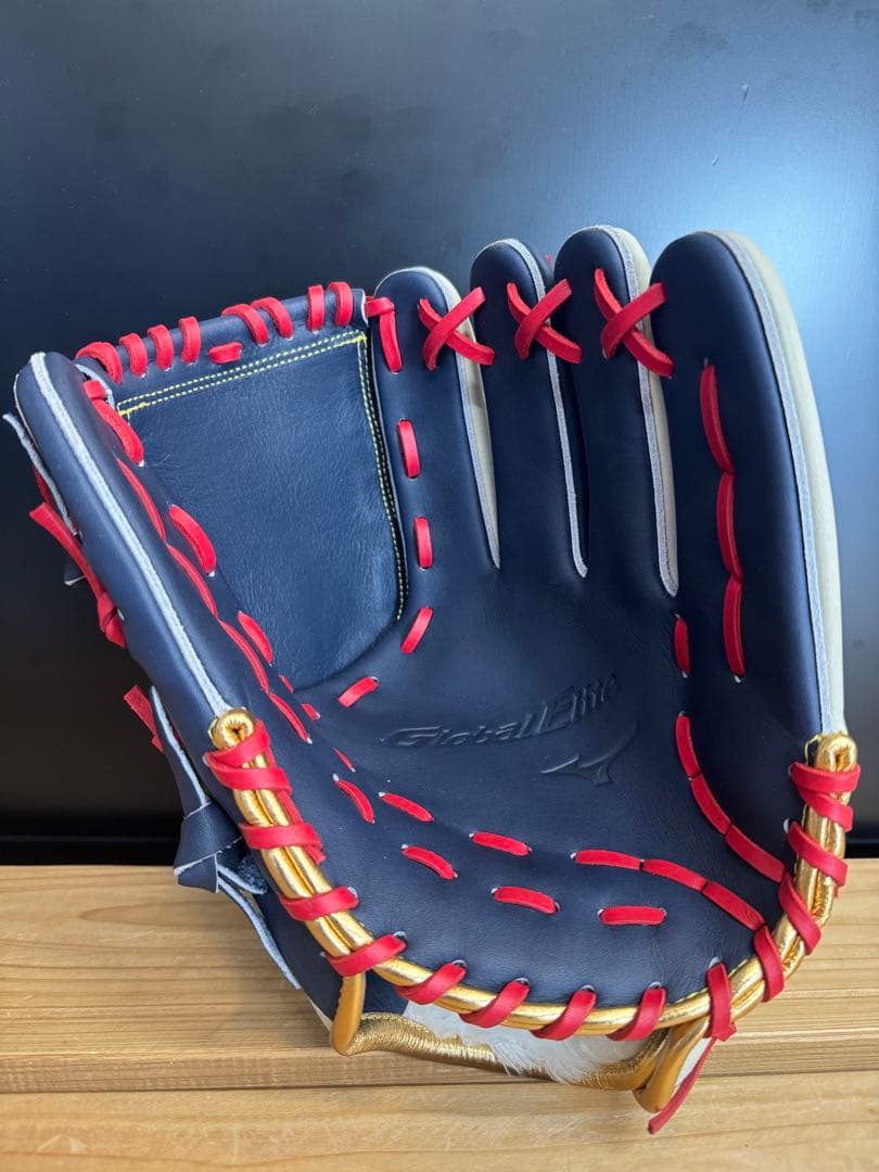 超限定品！ミズノ 軟式用グローブ 投手用 定価28,600円税込