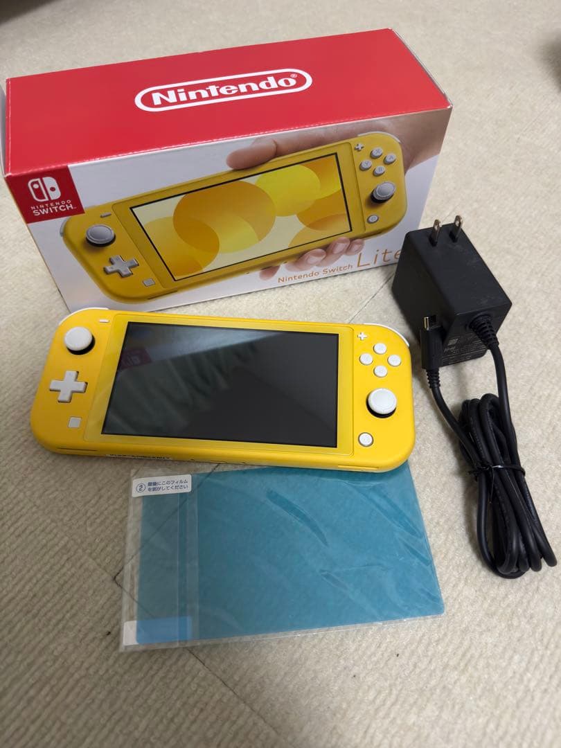 Nintendo Switch Lite イエロー 本体(昨年12月購入)