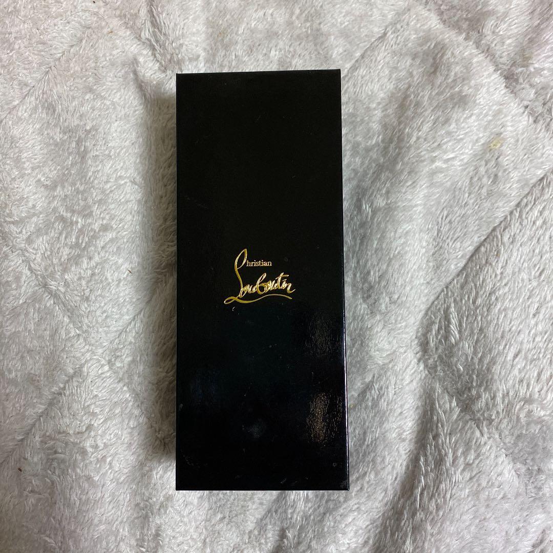 新品未使用 クリスチャンルブタン ルブタン シルキーサテン レットミーテルユー