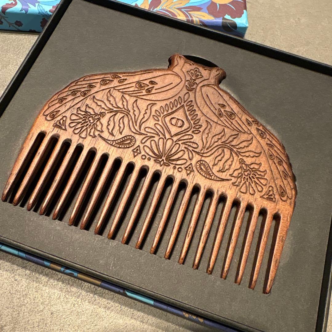 Dior 花柄彫刻 木製コーム　ディオール