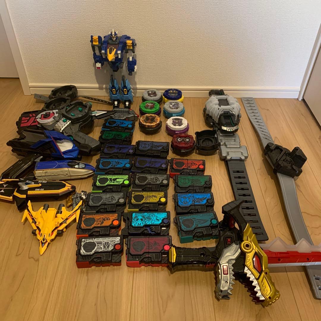 キャラクターグッズセット　変身ベルト等