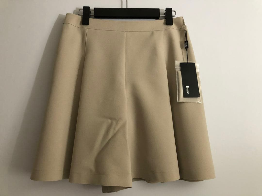 ルネ　未使用　ベージュパンツ