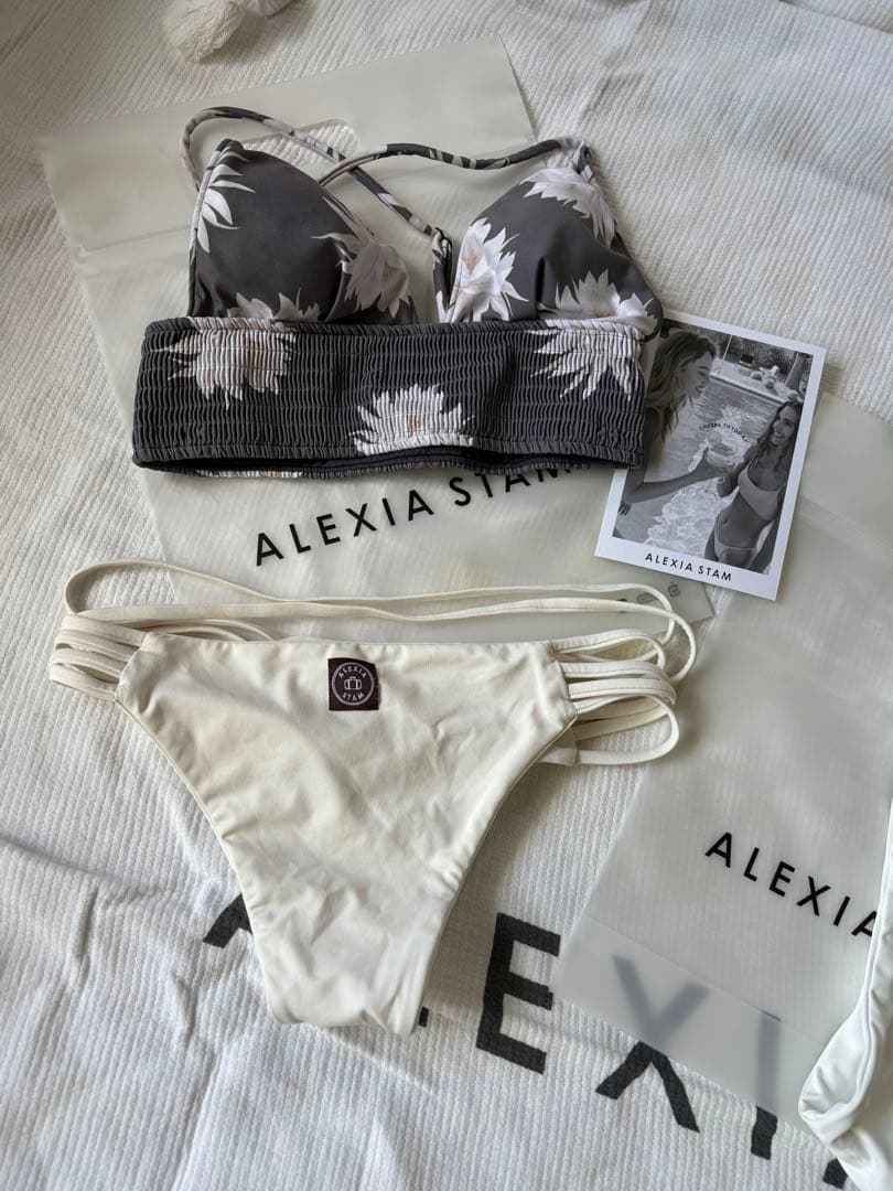 ALEXIA STAM セパレート水着（花柄）