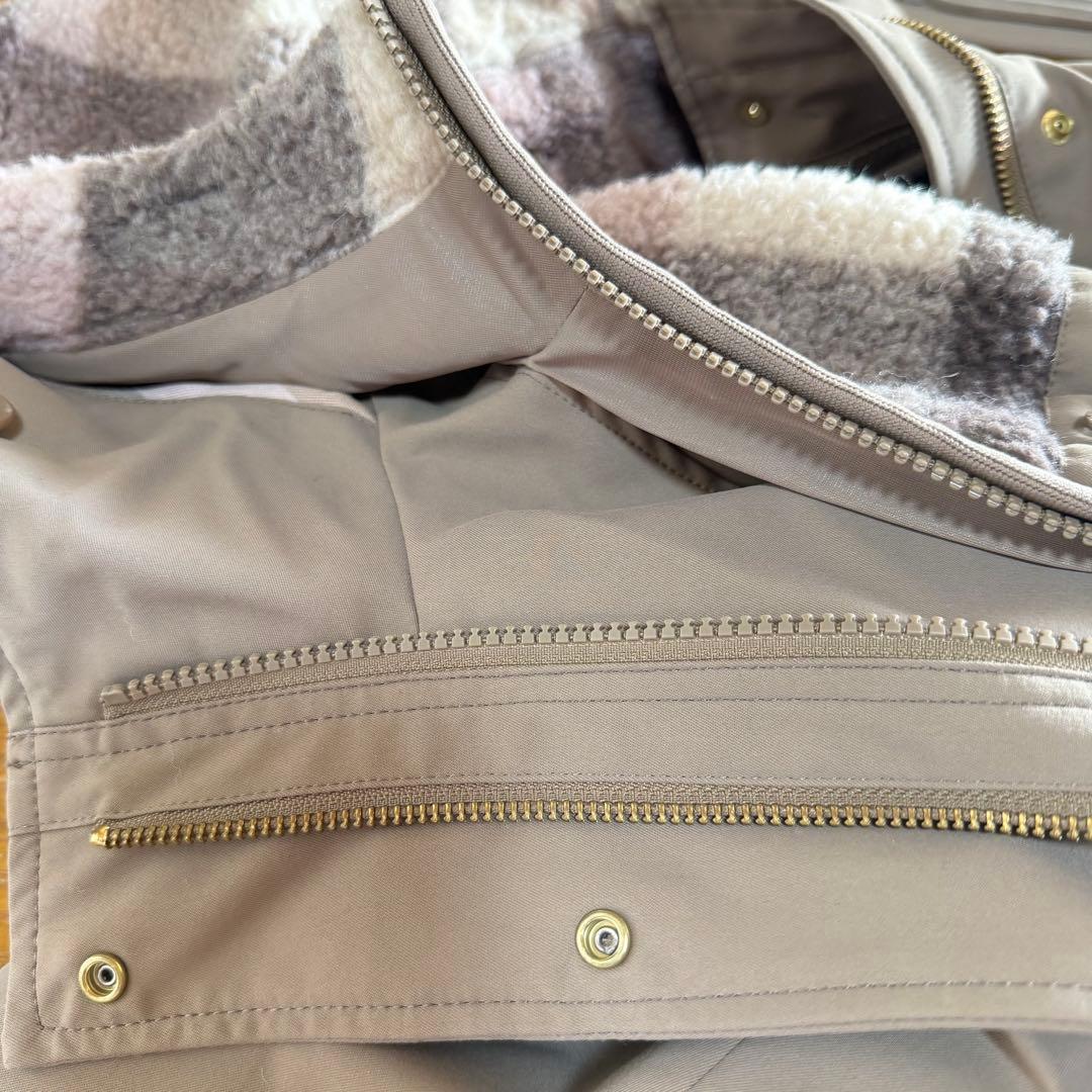 美品バーバリーブルーレーベル　ボアフード付き 暖かいモッズコート　36