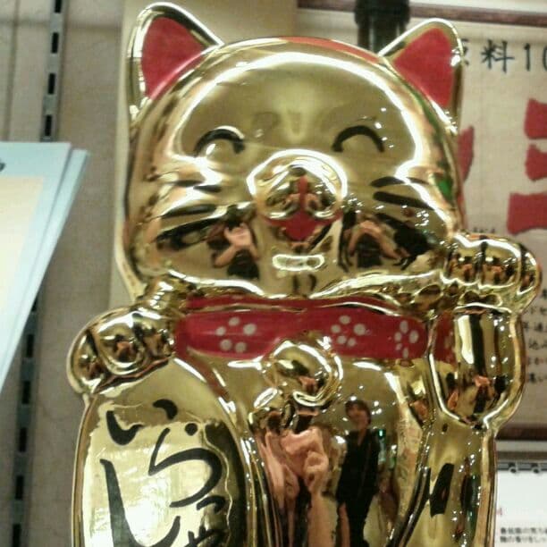 まねき猫のお酒と猫のキャラクターとなっておりますね！