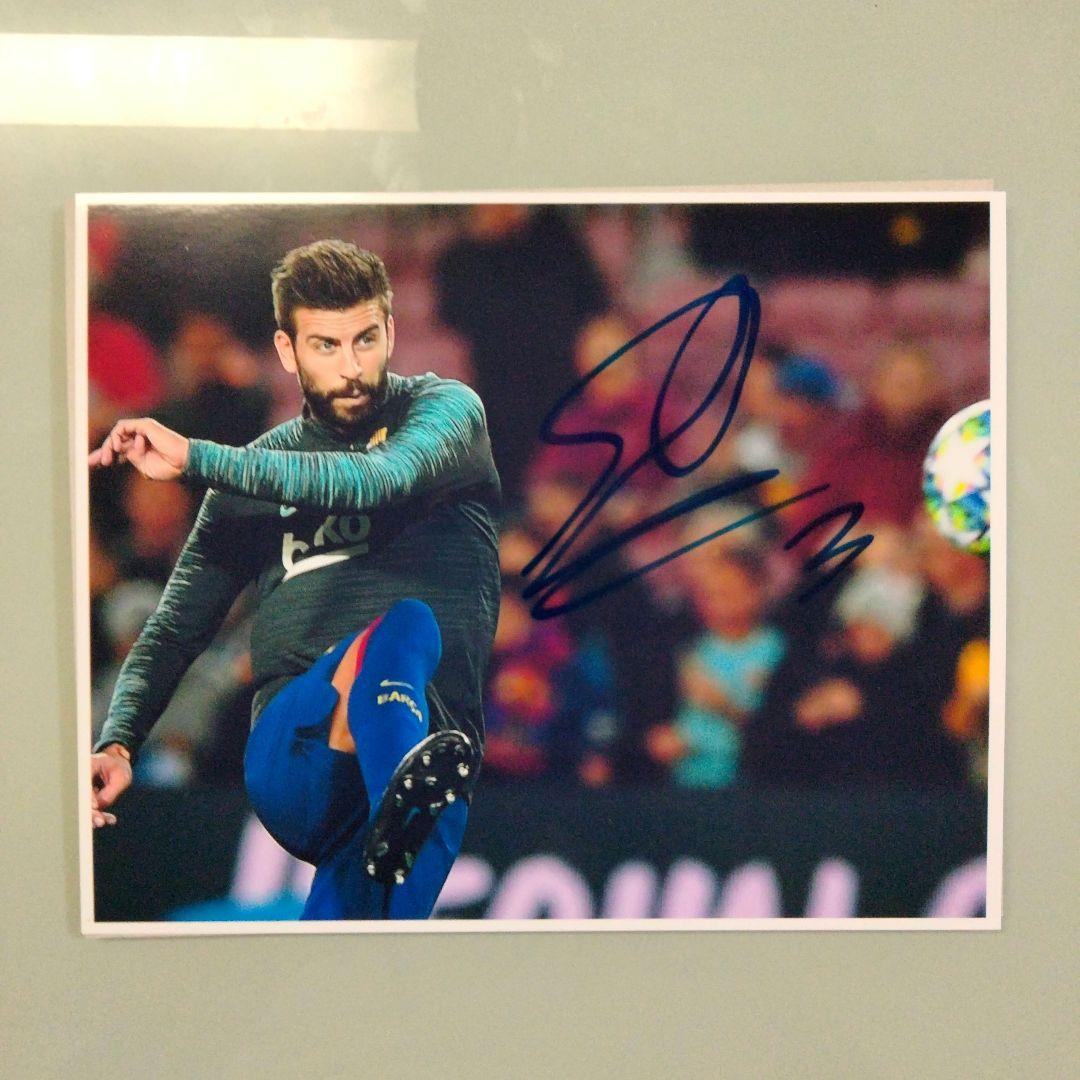 セール中…ジェラール・ピケ直筆サイン入り超 特大写真…Gerard Pique…
