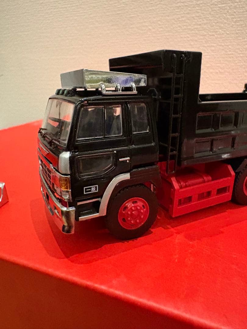 y31。DBGT 1/64 スーパードルフィン ダンプトラック ブラック