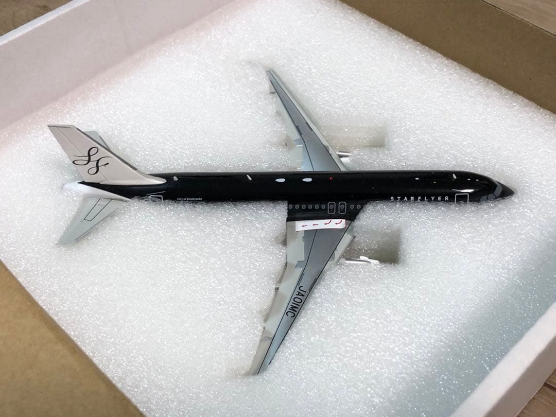 【週末セール】1/200スターフライヤー A320 JA01MC ダイキャスト