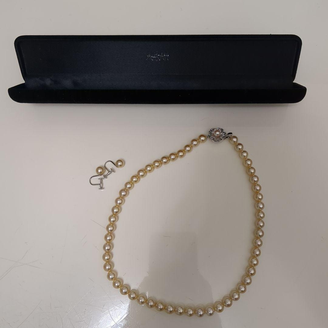 パールネックレスとイヤリングセット