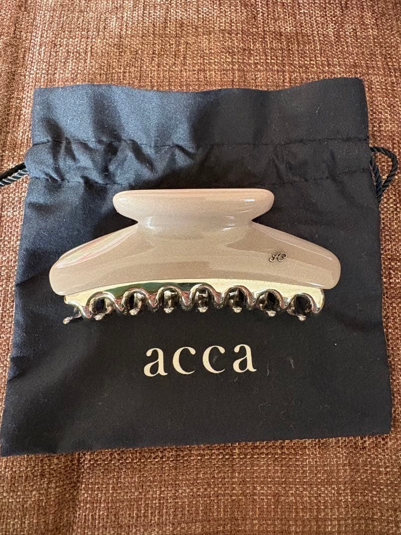 acca ベージュ ヘアクリップ大