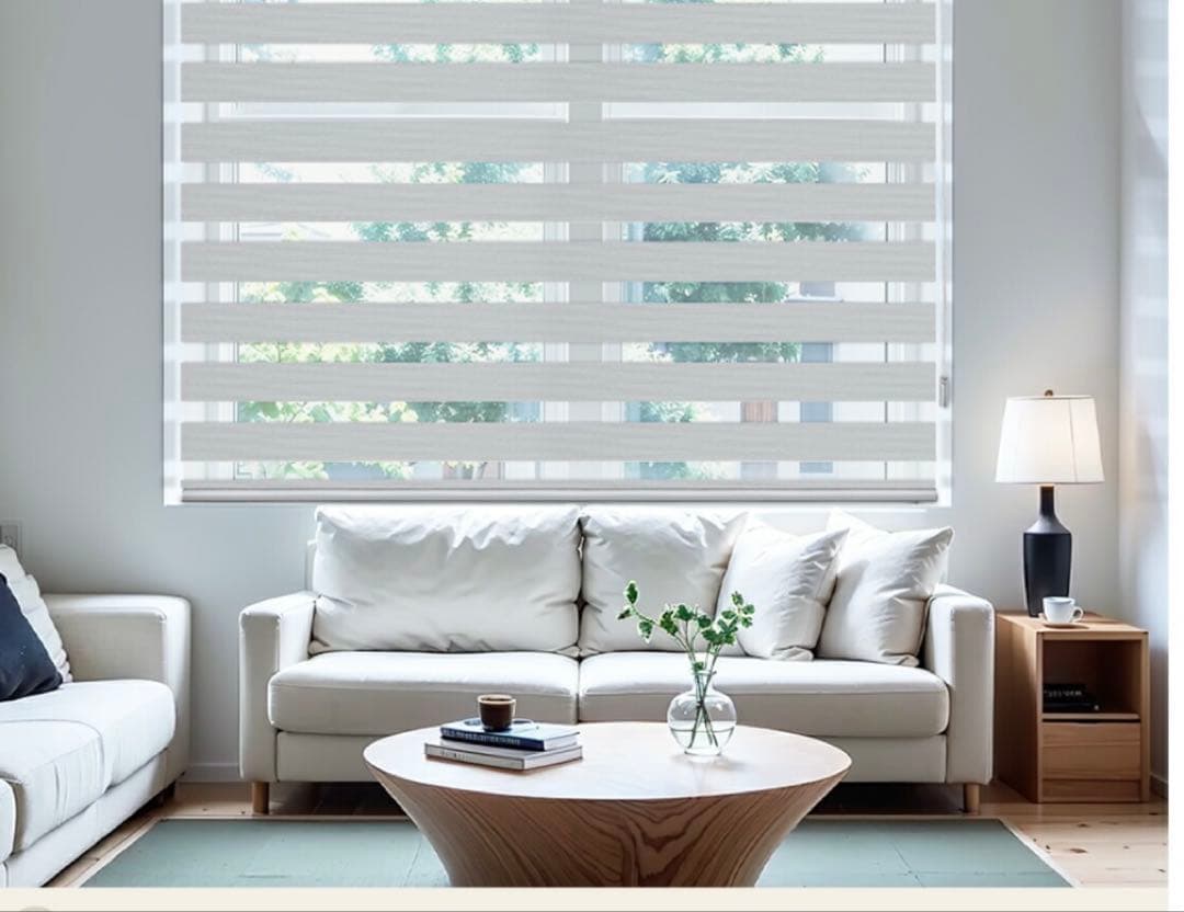 【新品未使用】（小窓用）賃貸OK つっぱり式　調光ロールスクリーン