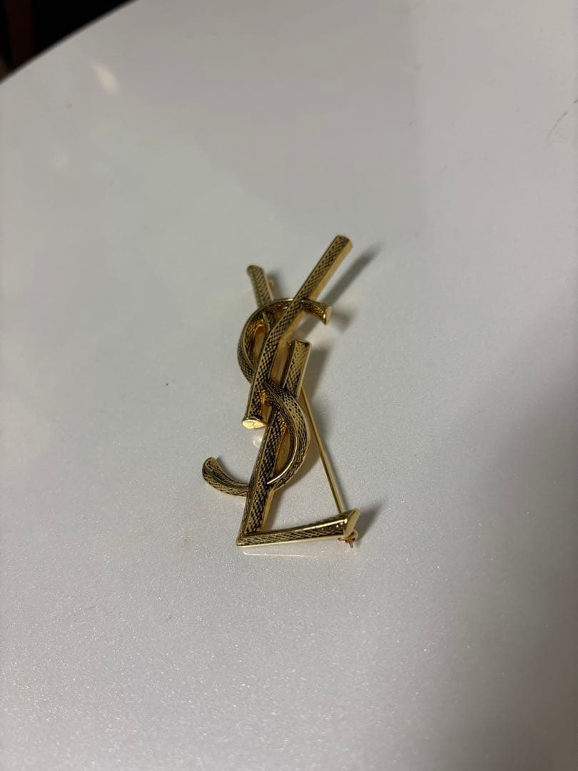 【✨極美品✨】Yves Saint Laurent ゴールドブローチ