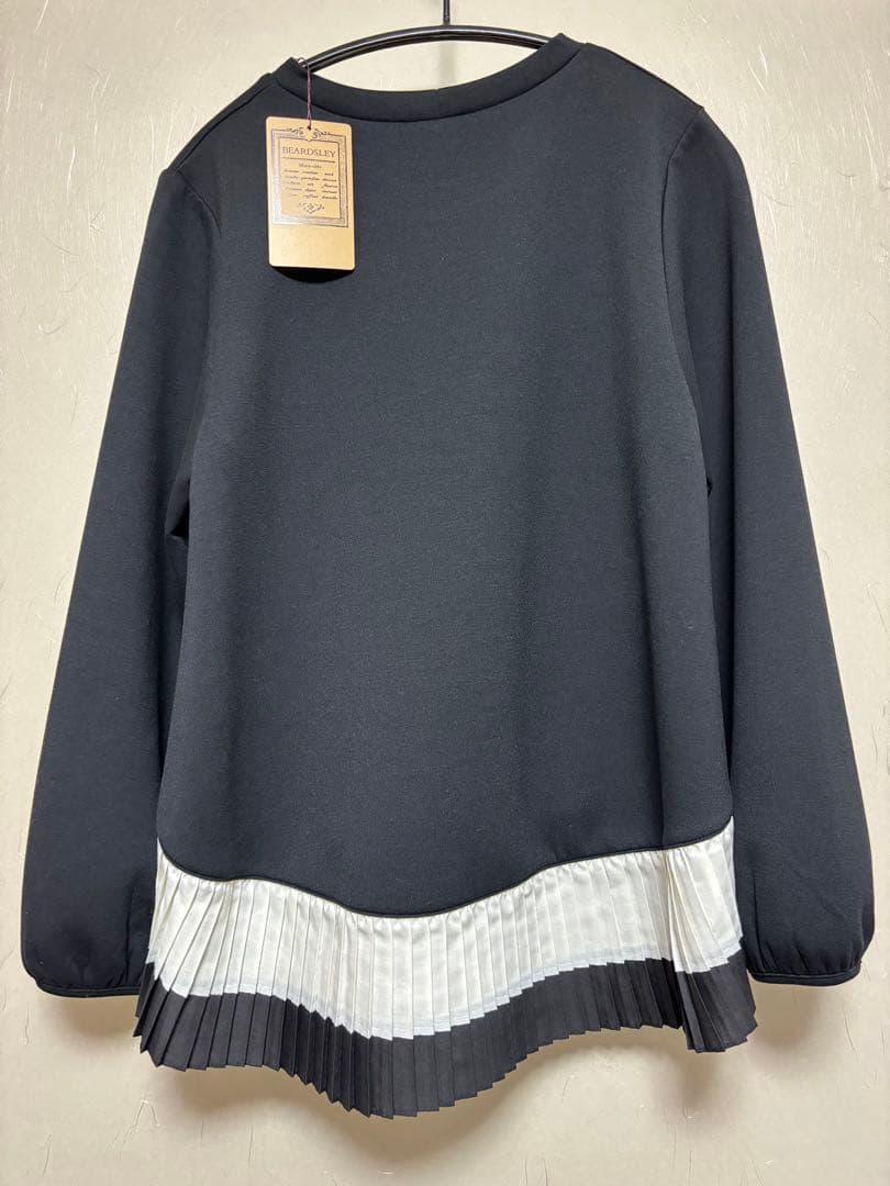 ビアズリー beardsleyスソプリーツプルオーバー