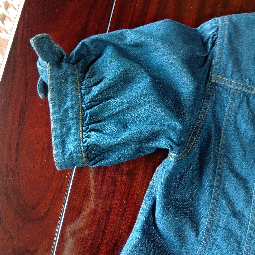 バックのうさぎ刺繍が可愛いデニムジャケット