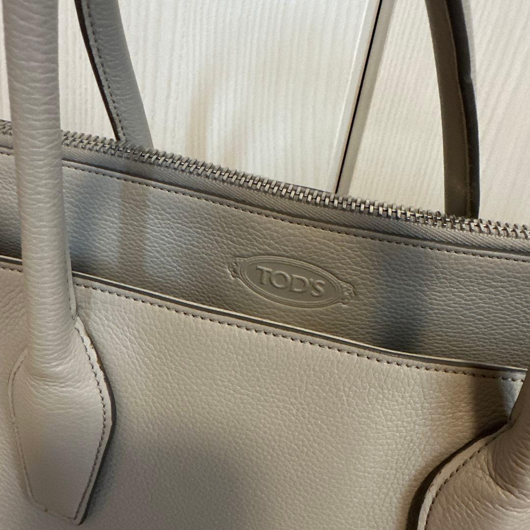 TOD'S グレーレザービジネスバッグ