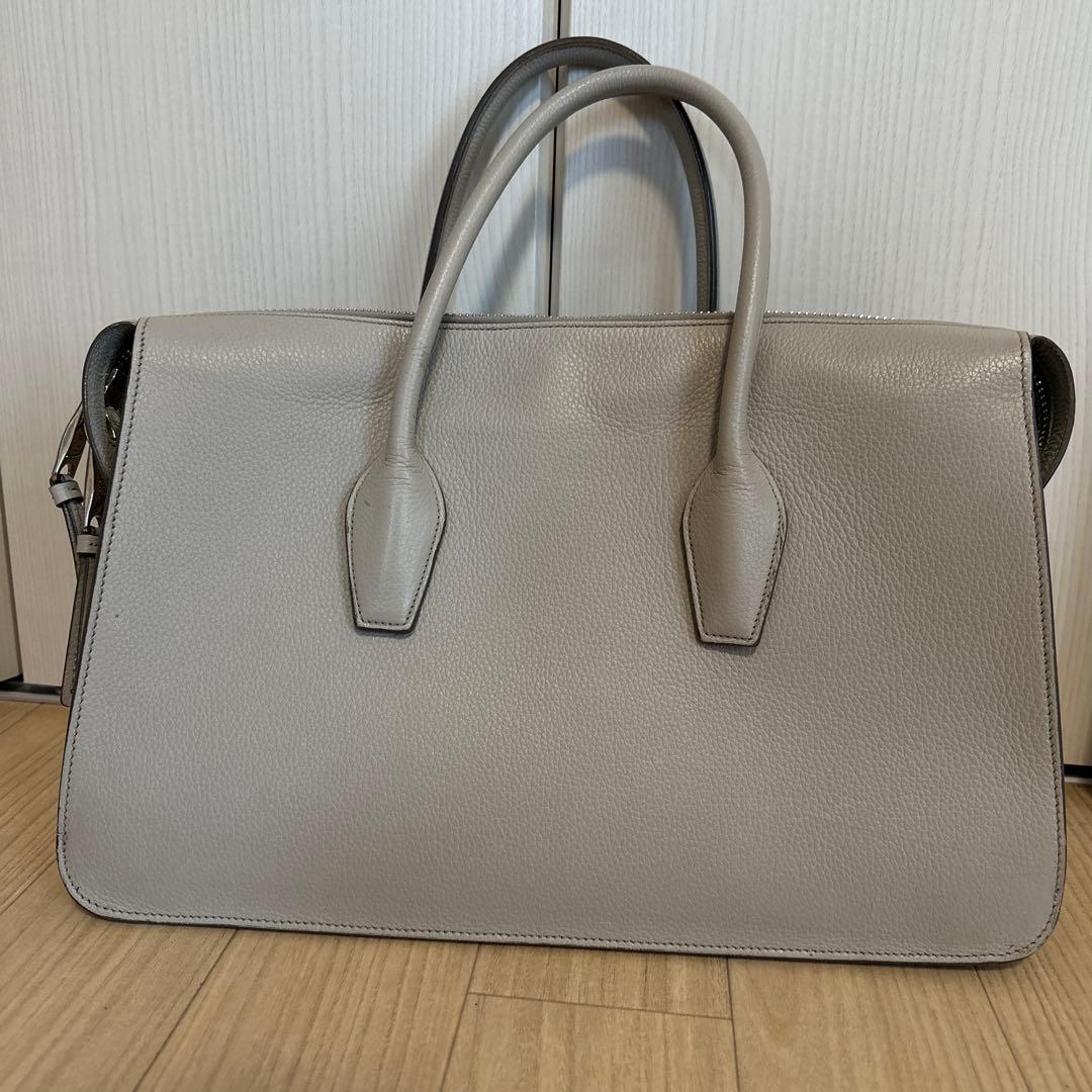 TOD'S グレーレザービジネスバッグ