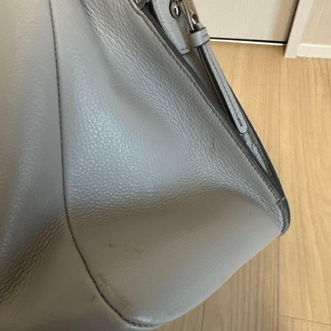 TOD'S グレーレザービジネスバッグ