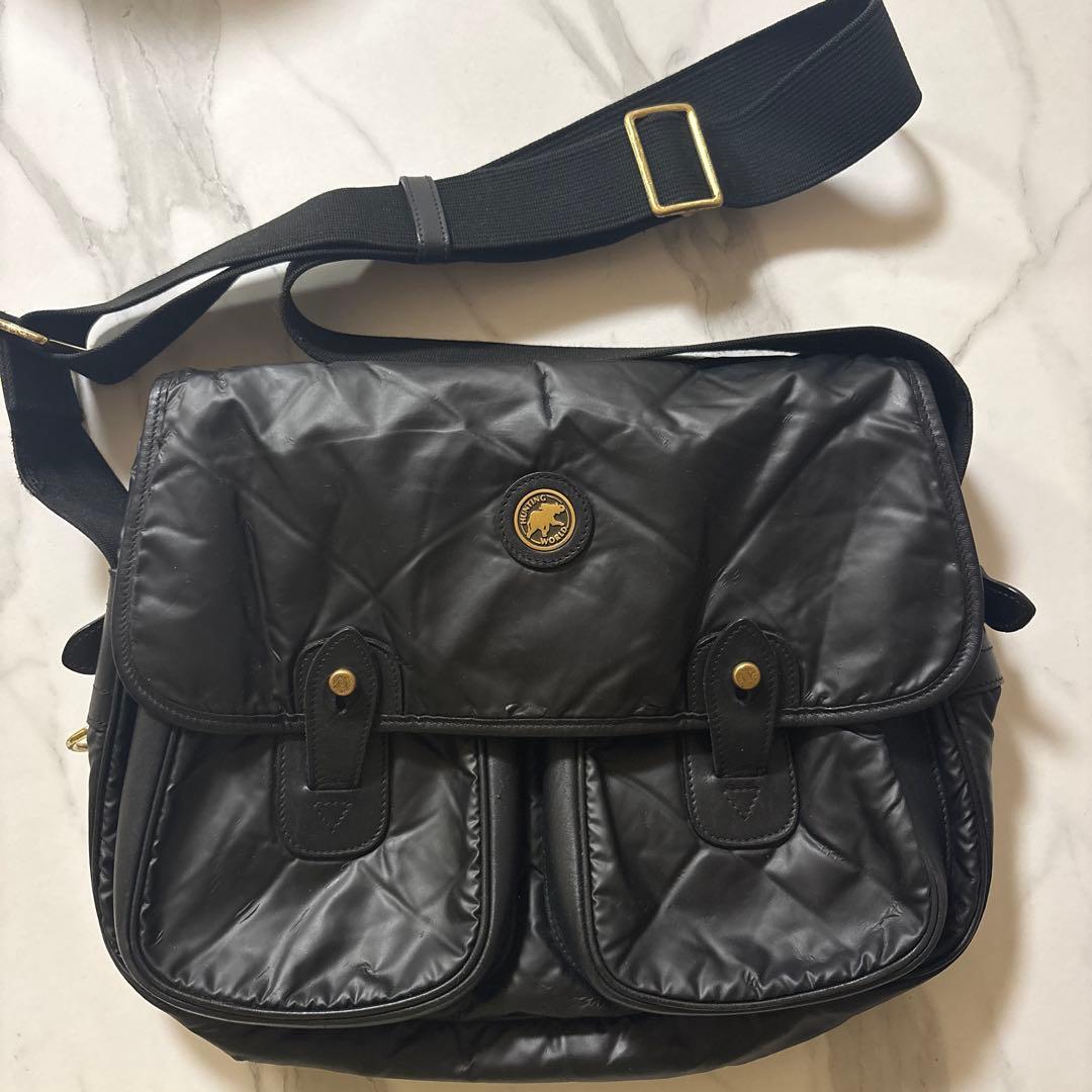 ハンティングワールド　バチュークロス　ショルダーバッグ　黒