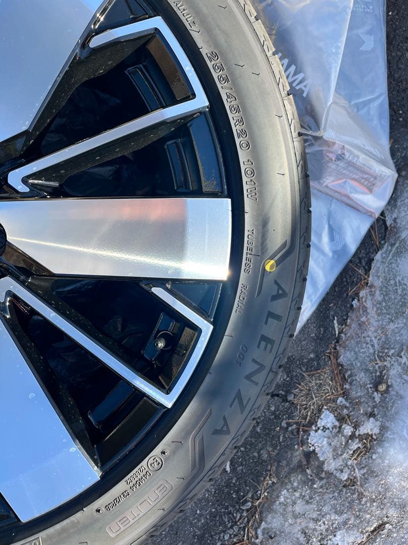 アウトランダーPHEV 純正20インチタイヤホイールセット　納車すぐに交換