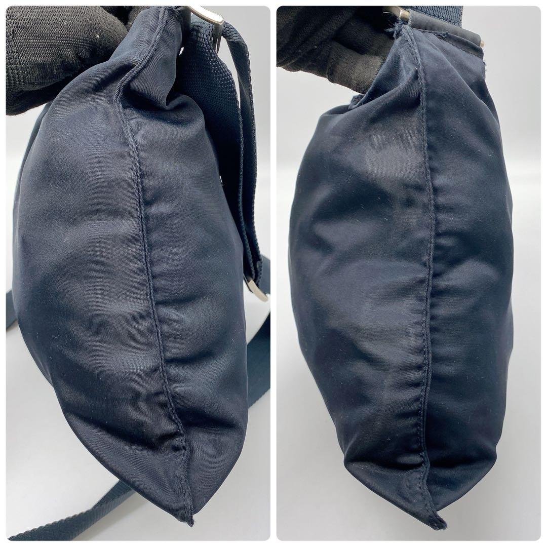 PRADA プラダ ナイロン ショルダーバッグ 三角ロゴ ブラック　男女兼用