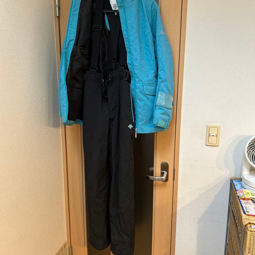 女性用DESCENTEスキーウェア上下 ブルー/ブラック