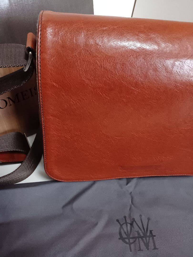 美品 ココマイスターマットーネマルチショルダーバッグ　ブラウン