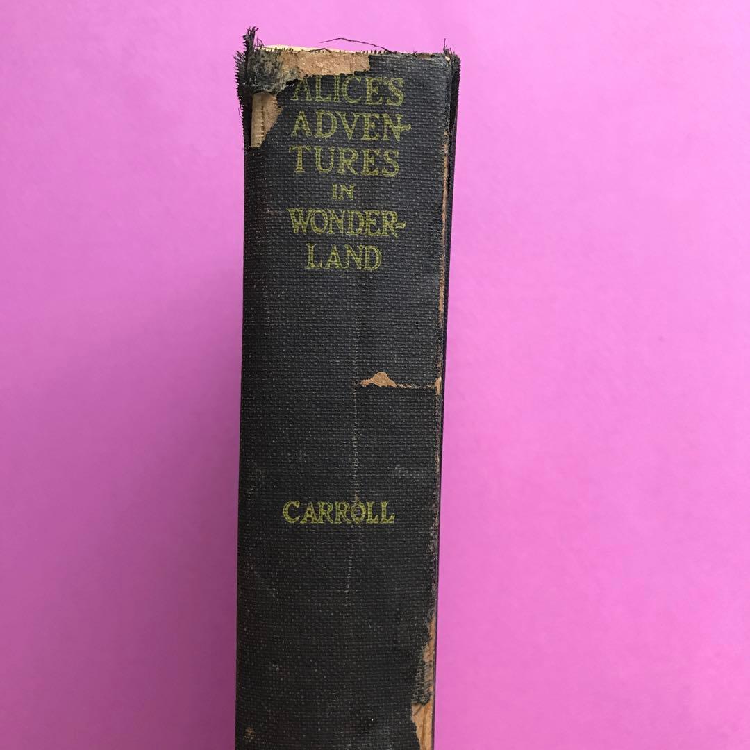 洋書 Alice's Adventures in Wonderland