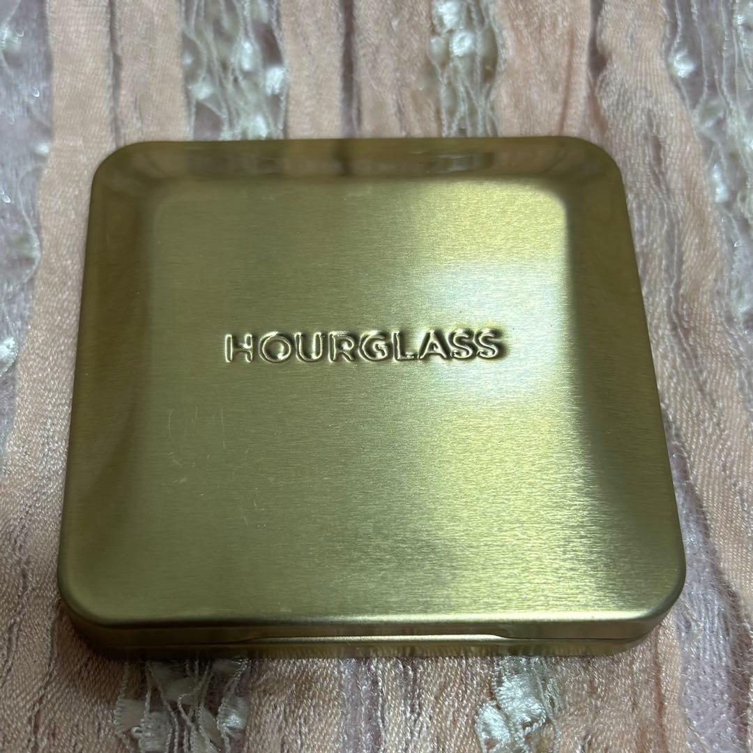 新品未使用 HOURGLASS キュレーターアイシャドウ REALIST